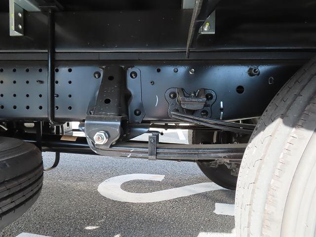 エルフトラック ３ｔ　ワイド超ロング　ドライバンパワーゲート　内寸－長５０６／幅２０８／高２１７・日本フルハーフ・床板・ラッシング２段・パワーゲート扉・跳ね上げパワーゲート・昇降能力１０００Ｋｇ・門口－幅２０５／高２１０・１５０馬力ターボ（61枚目）