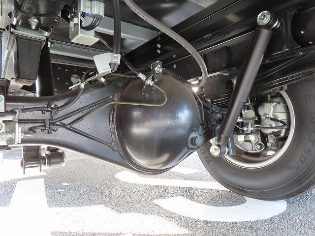 エルフトラック ３ｔ　ワイド超ロング　ドライバンパワーゲート　内寸－長５０６／幅２０８／高２１７・日本フルハーフ・床板・ラッシング２段・パワーゲート扉・跳ね上げパワーゲート・昇降能力１０００Ｋｇ・門口－幅２０５／高２１０・１５０馬力ターボ（62枚目）