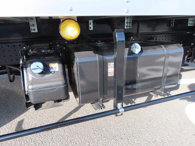 エルフトラック ３ｔ　ワイド超ロング　ドライバンパワーゲート　内寸－長５０６／幅２０８／高２１７・日本フルハーフ・床板・ラッシング２段・パワーゲート扉・跳ね上げパワーゲート・昇降能力１０００Ｋｇ・門口－幅２０５／高２１０・１５０馬力ターボ（64枚目）