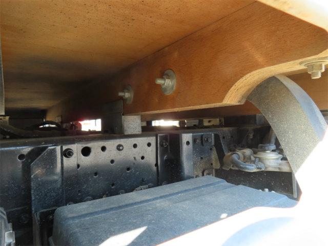 エルフトラック 1.85t 4WD 幌ウイング 内寸-長311/幅161/高210・床縞鉄・オートマ車・150馬力ターボ(41枚目)