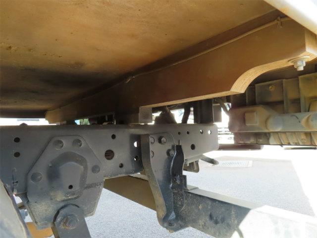 エルフトラック 1.85t 4WD 幌ウイング 内寸-長311/幅161/高210・床縞鉄・オートマ車・150馬力ターボ(42枚目)