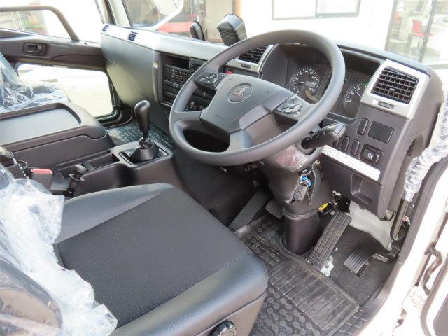 ファイター ２．６５ｔ　ワイド　アルミウイング　内寸－長６２１／幅２４１／高２４０・パブコ・床板・落フック５対・ラッシング２段・リア観音開・門口－幅２２８／高２３０・２２０馬力ターボ（12枚目）