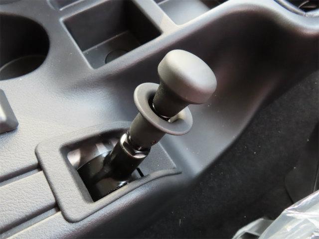 ファイター ２．６５ｔ　ワイド　アルミウイング　内寸－長６２１／幅２４１／高２４０・パブコ・床板・落フック５対・ラッシング２段・リア観音開・門口－幅２２８／高２３０・２２０馬力ターボ（22枚目）