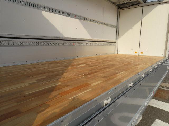 ファイター ２．６５ｔ　ワイド　アルミウイング　内寸－長６２１／幅２４１／高２４０・パブコ・床板・落フック５対・ラッシング２段・リア観音開・門口－幅２２８／高２３０・２２０馬力ターボ（37枚目）