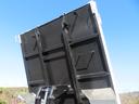 ３．４５ｔ　ダンプ　内寸－長３４０／幅２０６／高３０・新明和・アオリ１方開・リア下開・電動コボレーン・２２０馬力ターボ（63枚目）
