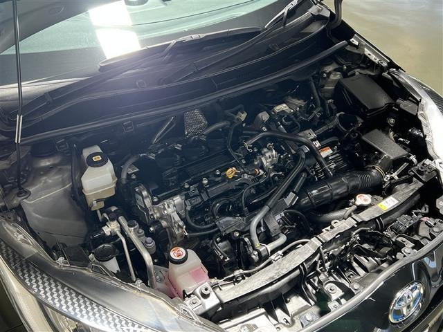 ヤリス ハイブリッドＺ　横滑防止装置　ＬＥＤヘッドランプ　バックモニター　パノラミックビューモニター　ドライブレコーダー　フルセグ　ＤＶＤ再生装置　ＣＤ再生装置　メディアプレイヤー接続　スマートキ－　イモビライザー　ＥＴＣ（31枚目）