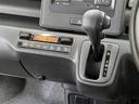 ＦＸ　ＣＤ再生装置　メディアプレイヤー接続　ベンチシート　スマートキ－　イモビライザー　衝突被害軽減ブレーキ　ペダル踏み間違い急発進抑制装置　デュアルエアバッグ　ＡＢＳ　横滑防止装置（23枚目）