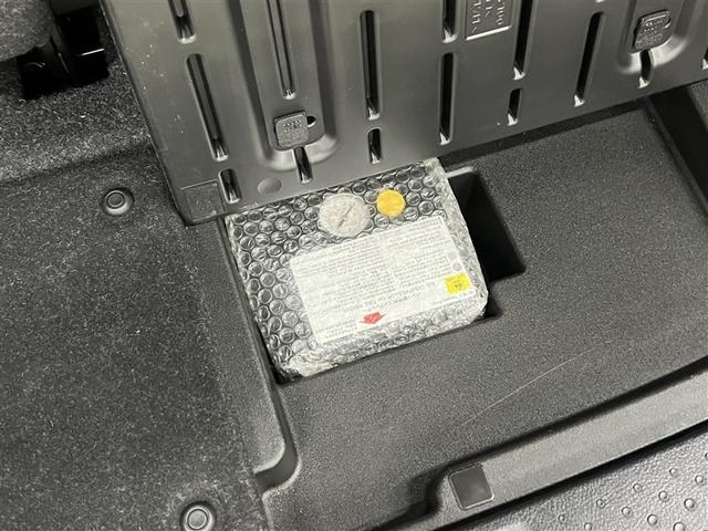 シエンタ ハイブリッドＧ　バックモニター　ＥＴＣ　ワンオーナー　スマートキ－　イモビライザー　両側電動スライドドア　フルエアロ　純正アルミホイール　フルセグＴＶ　ＤＶＤ再生装置　ＣＤ再生装置　衝突被害軽減ブレーキ　車線逸脱警報（16枚目）