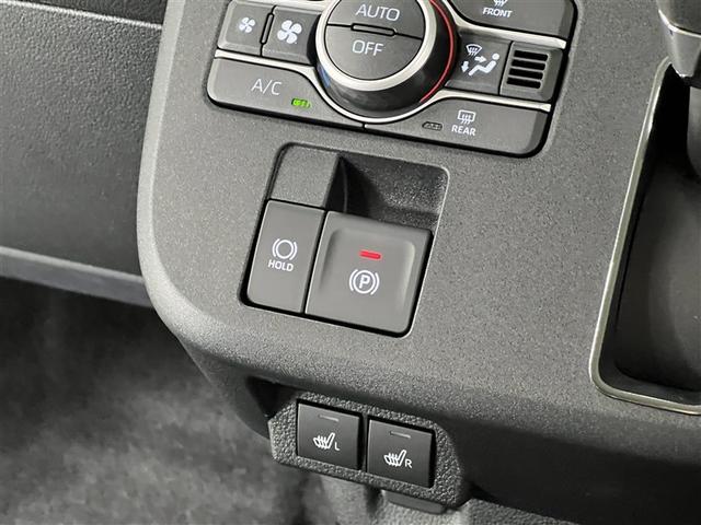 【電動パーキングブレーキ】条件を満たした場合に従来のパーキングボタンやレバーを引かなくてもパーキングに自動的に入り、発進状態の条件を満たした場合には自動でパーキングブレーキが解除されます