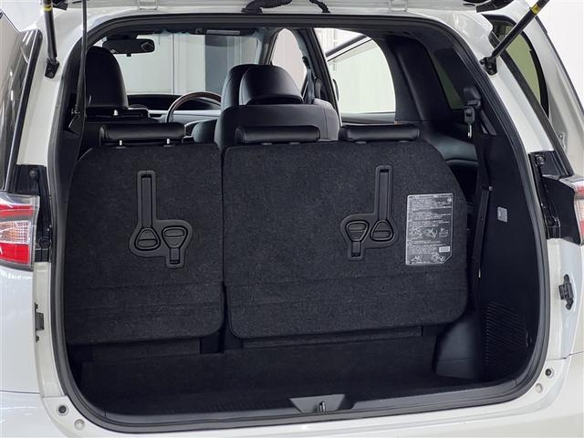 荷室はシートアレンジを行うことで広い荷室にすることが可能です　様々なシーンで活躍できますね