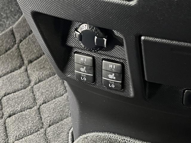 【シートヒーター】シートを温めることによって快適に乗車することが出来ます　冬の寒い時期や、女性の方には魅力のシートヒーターがついています