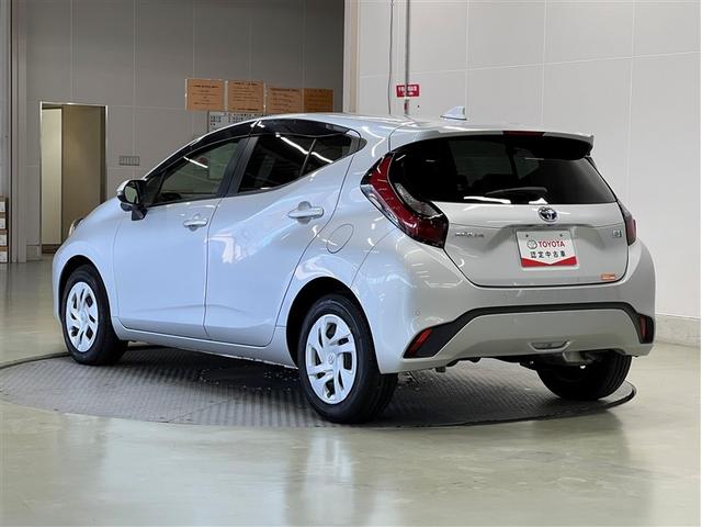 アクア X 衝突被害軽減ブレーキ ペダル踏み間違い急発進抑制装置 車線逸脱警報 先進ライト デュアル+サイドエアバッグ 横滑防止装置 LEDヘッドランプ ドライブレコーダー イモビライザー ETC スマートキ-(3枚目)