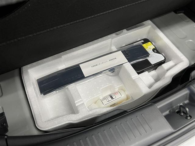 アクア X 衝突被害軽減ブレーキ ペダル踏み間違い急発進抑制装置 車線逸脱警報 先進ライト デュアル+サイドエアバッグ 横滑防止装置 LEDヘッドランプ ドライブレコーダー イモビライザー ETC スマートキ-(17枚目)