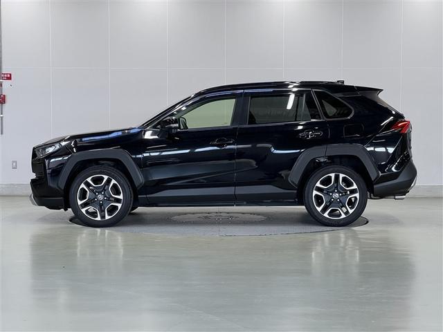 RAV4 アドベンチャー T-Connectナビ 衝突被害軽減ブレーキ ペダル踏み間違い急発進抑制装置 車線逸脱警報 先進ライト デュアル+サイドエアバッグ 横滑防止装置 LEDヘッドランプ イモビライザー ETC ABS(2枚目)