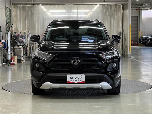 RAV4 アドベンチャー T-Connectナビ 衝突被害軽減ブレーキ ペダル踏み間違い急発進抑制装置 車線逸脱警報 先進ライト デュアル+サイドエアバッグ 横滑防止装置 LEDヘッドランプ イモビライザー ETC ABS(5枚目)