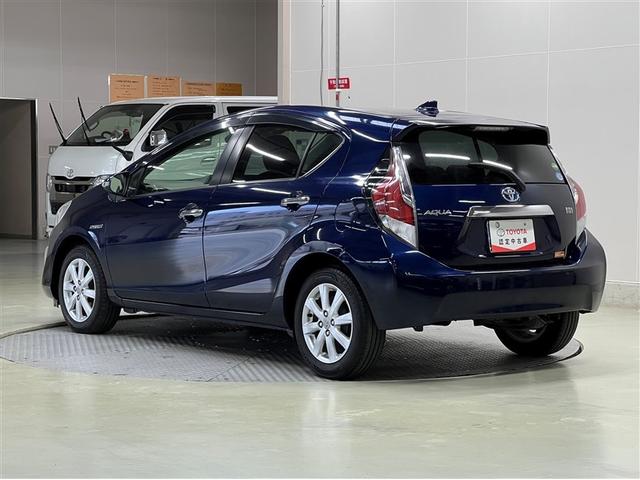 アクア Sスタイルブラック 衝突被害軽減ブレーキ デュアルエアバッグ 横滑防止装置 バックモニター ブラインドスポットモニター カーナビ ワンセグTV メディアプレイヤー接続 CD再生装置 スマートキ- キーレス ETC ABS(3枚目)