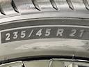 タイヤサイズは【２３５／４５Ｒ２１】