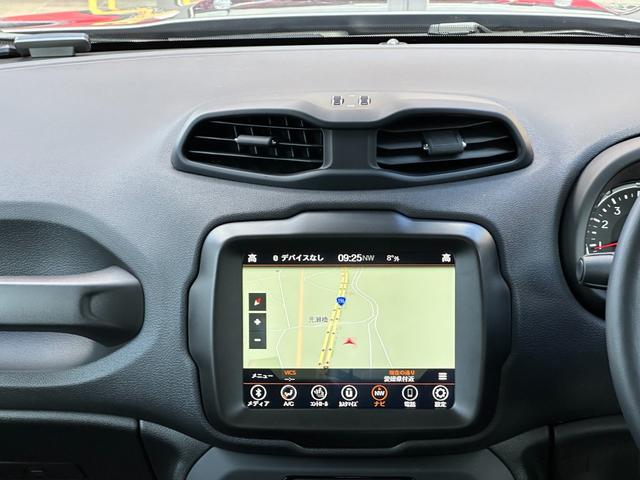 リミテッド　ブラックレザーパワーシート　シート＆ステアリングヒーター　Ｕコネクトナビ（ＡｐｐｌｅＣａｒＰｌａｙ＆ＡｎｄｏｒｏｉｄＡｕｔｏ対応）(9枚目)