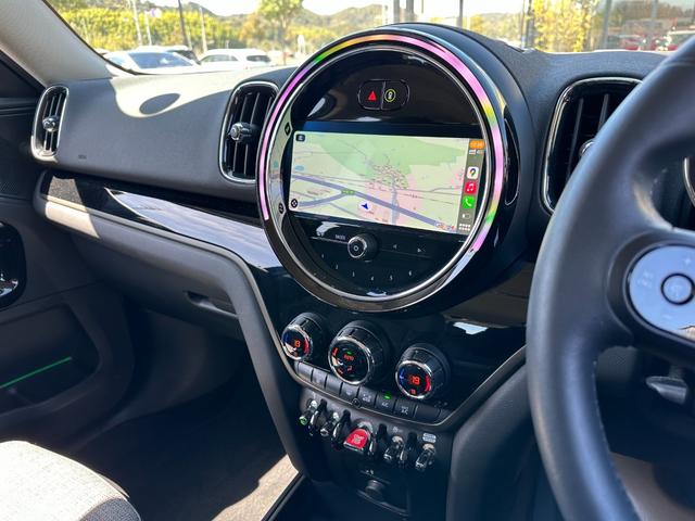 ＭＩＮＩ クーパーＤ　クロスオーバー　クラシックトリム　ワイヤレスＡｐｐｌｅＣａｒＰｌａｙ　ドライビングアシストプラスＰ　デジタルメーター　リアカメラ＆アクティブパークアシスト　インテリセーフ　ＬＥＤヘッドライト　パワードリアゲート（12枚目）