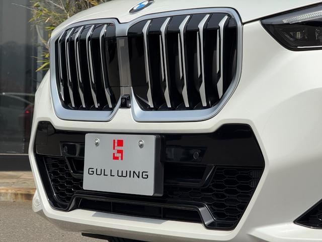 Ｘ１ ｘＤｒｉｖｅ　２０ｄ　Ｍスポーツ　パノラマガラスサンルーフ　テクノロジーＰＫＧ　ドライビングアシストプロ　ヘッドアップディスプレイ　ブラックハーフレザーＭＰシートＨ　ＢＭＷライブコックピット　３６０°カメラ　ワイヤレスチャージ（34枚目）