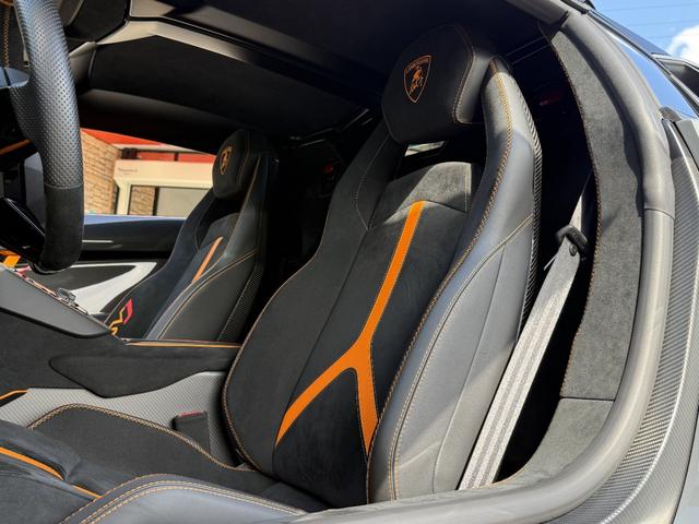 アヴェンタドール ＳＶＪロードスター　アドペルソナム　レイリオンブロンズカラー鍛造２０／２１インチホイール　オレンジキャリパー　ポリカーボネートエンジンカバー　ブラックサススプリング　サスペンションリフター　マットカーボンミラーハウジング（6枚目）