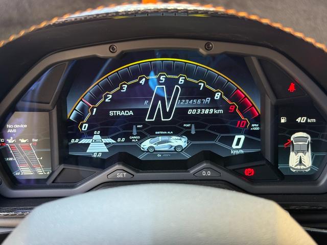 アヴェンタドール ＳＶＪロードスター　アドペルソナム　レイリオンブロンズカラー鍛造２０／２１インチホイール　オレンジキャリパー　ポリカーボネートエンジンカバー　ブラックサススプリング　サスペンションリフター　マットカーボンミラーハウジング（12枚目）