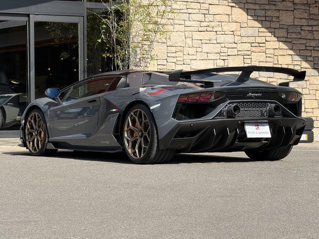 アヴェンタドール ＳＶＪロードスター　アドペルソナム　レイリオンブロンズカラー鍛造２０／２１インチホイール　オレンジキャリパー　ポリカーボネートエンジンカバー　ブラックサススプリング　サスペンションリフター　マットカーボンミラーハウジング（47枚目）