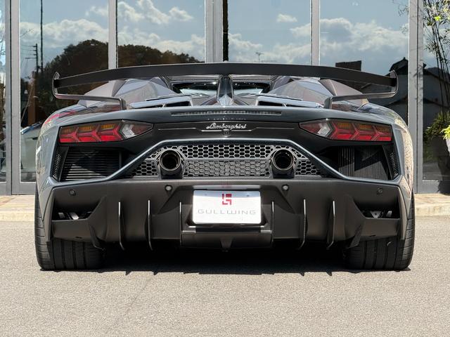 アヴェンタドール ＳＶＪロードスター　アドペルソナム　レイリオンブロンズカラー鍛造２０／２１インチホイール　オレンジキャリパー　ポリカーボネートエンジンカバー　ブラックサススプリング　サスペンションリフター　マットカーボンミラーハウジング（59枚目）