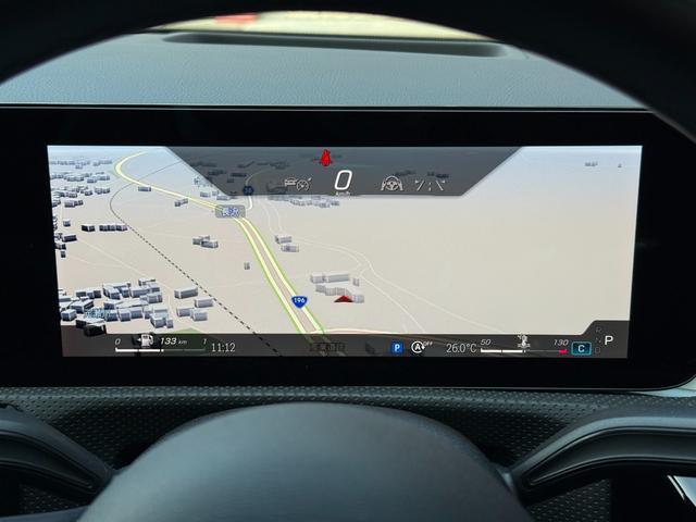 ＣＬＡクラス ＣＬＡ２００ｄ　ＡＭＧレザーエクスクルーシブパッケジ　ＡＭＧレザーＥＸ＆アドバンスドＰＫＧ　パノラマガラスＳＲ　ブラックレザーＭＰシートＨ　ヘッドアップディスプレイ　３６０°カメラ　ブルメスター　アンビエントライト　１９インチＡＷ　マルチビームＬＥＤ（12枚目）