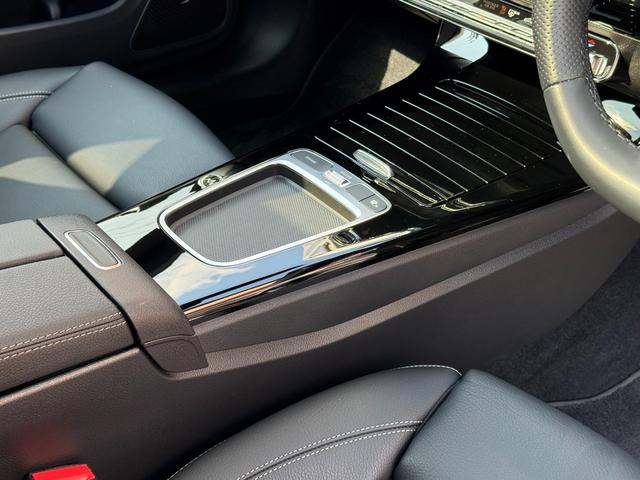 ＣＬＡクラス ＣＬＡ２００ｄ　ＡＭＧレザーエクスクルーシブパッケジ　ＡＭＧレザーＥＸ＆アドバンスドＰＫＧ　パノラマガラスＳＲ　ブラックレザーＭＰシートＨ　ヘッドアップディスプレイ　３６０°カメラ　ブルメスター　アンビエントライト　１９インチＡＷ　マルチビームＬＥＤ（15枚目）