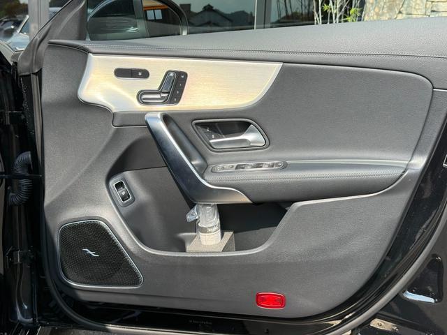 ＣＬＡクラス ＣＬＡ２００ｄ　ＡＭＧレザーエクスクルーシブパッケジ　ＡＭＧレザーＥＸ＆アドバンスドＰＫＧ　パノラマガラスＳＲ　ブラックレザーＭＰシートＨ　ヘッドアップディスプレイ　３６０°カメラ　ブルメスター　アンビエントライト　１９インチＡＷ　マルチビームＬＥＤ（19枚目）