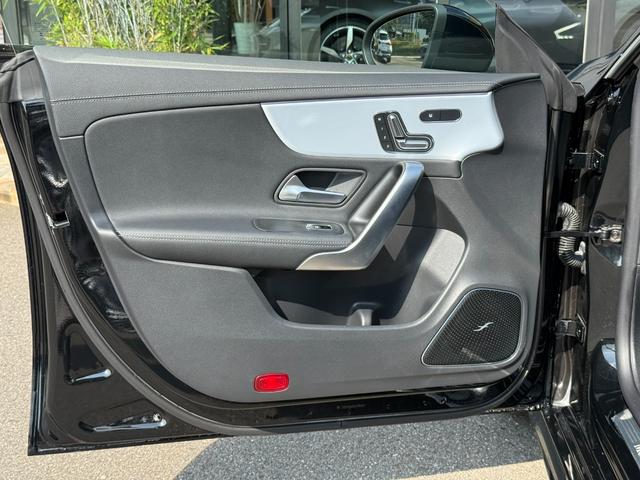 ＣＬＡクラス ＣＬＡ２００ｄ　ＡＭＧレザーエクスクルーシブパッケジ　ＡＭＧレザーＥＸ＆アドバンスドＰＫＧ　パノラマガラスＳＲ　ブラックレザーＭＰシートＨ　ヘッドアップディスプレイ　３６０°カメラ　ブルメスター　アンビエントライト　１９インチＡＷ　マルチビームＬＥＤ（24枚目）