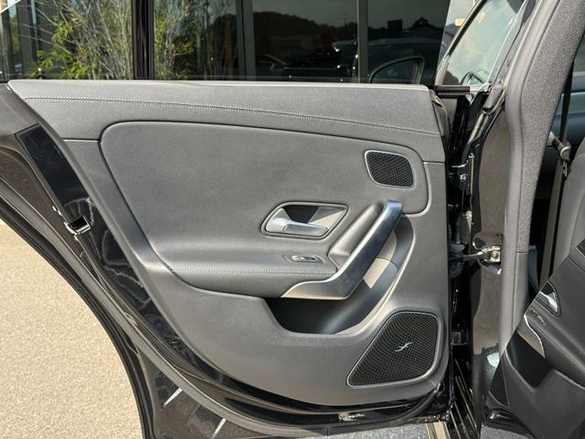 ＣＬＡクラス ＣＬＡ２００ｄ　ＡＭＧレザーエクスクルーシブパッケジ　ＡＭＧレザーＥＸ＆アドバンスドＰＫＧ　パノラマガラスＳＲ　ブラックレザーＭＰシートＨ　ヘッドアップディスプレイ　３６０°カメラ　ブルメスター　アンビエントライト　１９インチＡＷ　マルチビームＬＥＤ（30枚目）
