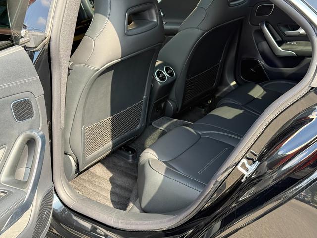 ＣＬＡクラス ＣＬＡ２００ｄ　ＡＭＧレザーエクスクルーシブパッケジ　ＡＭＧレザーＥＸ＆アドバンスドＰＫＧ　パノラマガラスＳＲ　ブラックレザーＭＰシートＨ　ヘッドアップディスプレイ　３６０°カメラ　ブルメスター　アンビエントライト　１９インチＡＷ　マルチビームＬＥＤ（31枚目）