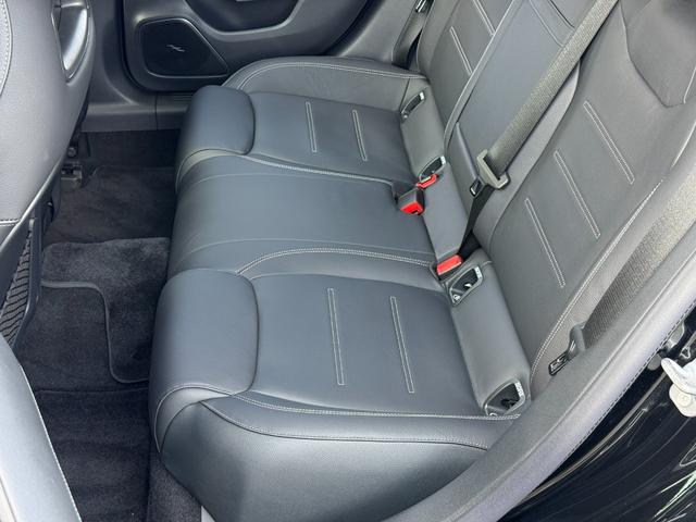 ＣＬＡクラス ＣＬＡ２００ｄ　ＡＭＧレザーエクスクルーシブパッケジ　ＡＭＧレザーＥＸ＆アドバンスドＰＫＧ　パノラマガラスＳＲ　ブラックレザーＭＰシートＨ　ヘッドアップディスプレイ　３６０°カメラ　ブルメスター　アンビエントライト　１９インチＡＷ　マルチビームＬＥＤ（33枚目）