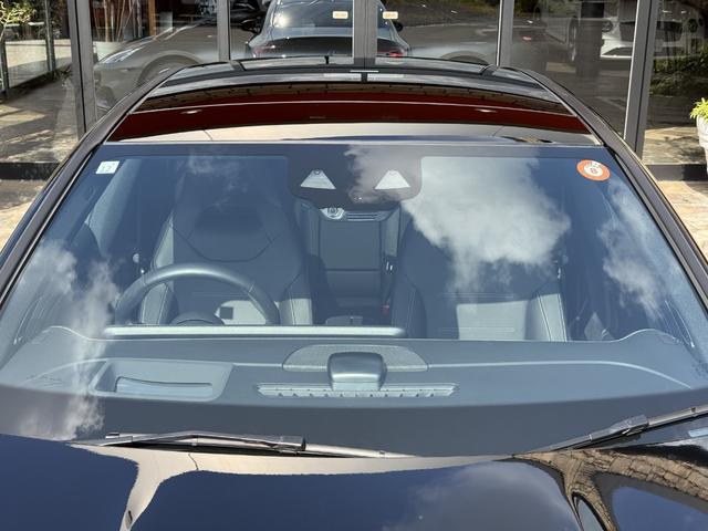 ＣＬＡクラス ＣＬＡ２００ｄ　ＡＭＧレザーエクスクルーシブパッケジ　ＡＭＧレザーＥＸ＆アドバンスドＰＫＧ　パノラマガラスＳＲ　ブラックレザーＭＰシートＨ　ヘッドアップディスプレイ　３６０°カメラ　ブルメスター　アンビエントライト　１９インチＡＷ　マルチビームＬＥＤ（42枚目）