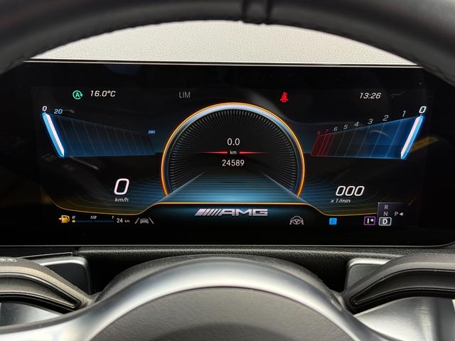 ＧＬＢ ＧＬＢ３５　４マチック　アドバンスドパッケージ　パノラマサンルーフ　レッド／ブラックレザーＭＰシートヒーター　ＨＵＤ　マルチビームＬＥＤライト　前後ドラレコ　純正１９インチＡＷ　レーダーセーフティ　アンビエントライト（12枚目）