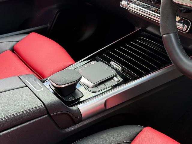 ＧＬＢ ＧＬＢ３５　４マチック　アドバンスドパッケージ　パノラマサンルーフ　レッド／ブラックレザーＭＰシートヒーター　ＨＵＤ　マルチビームＬＥＤライト　前後ドラレコ　純正１９インチＡＷ　レーダーセーフティ　アンビエントライト（15枚目）