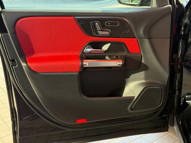 ＧＬＢ ＧＬＢ３５　４マチック　アドバンスドパッケージ　パノラマサンルーフ　レッド／ブラックレザーＭＰシートヒーター　ＨＵＤ　マルチビームＬＥＤライト　前後ドラレコ　純正１９インチＡＷ　レーダーセーフティ　アンビエントライト（20枚目）