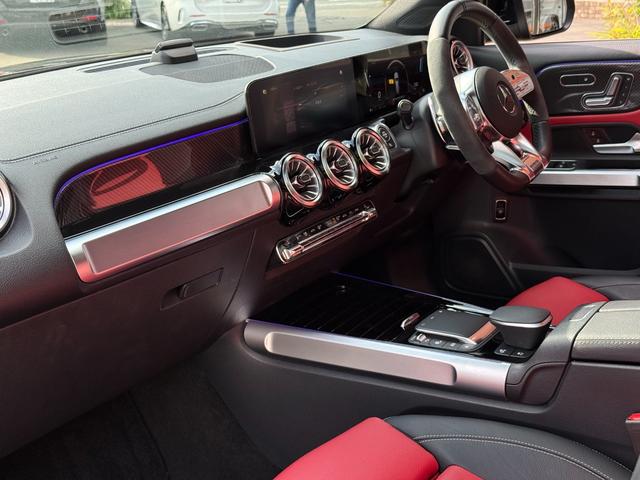 ＧＬＢ ＧＬＢ３５　４マチック　アドバンスドパッケージ　パノラマサンルーフ　レッド／ブラックレザーＭＰシートヒーター　ＨＵＤ　マルチビームＬＥＤライト　前後ドラレコ　純正１９インチＡＷ　レーダーセーフティ　アンビエントライト（21枚目）