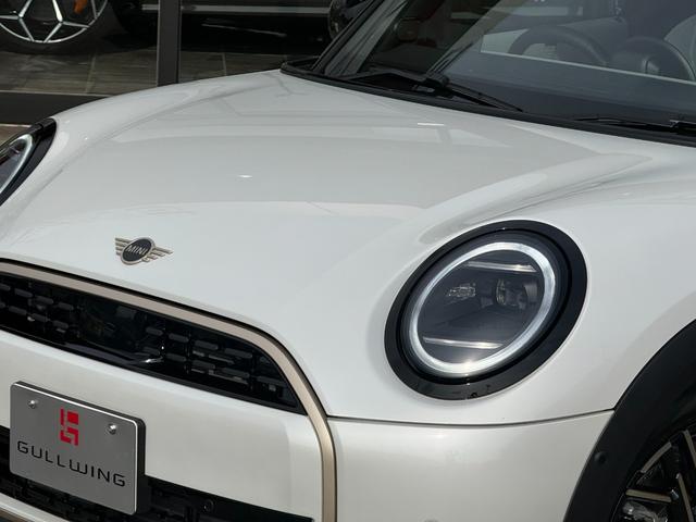 ＭＩＮＩ クーパーＣ　エッセンシャル・トリム　フェイバードトリム　Ｍパッケージ　ＯＰ１８インチＡＷ　ベスキンベージュスポーツシート・ＭＰシートヒーター　ステアリングヒーター　アダプティプＬＥＤライト　リアカメラ　前後ＰＤＣ　インテリセーフ（43枚目）