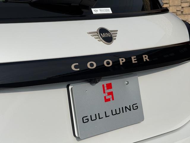 ＭＩＮＩ クーパーＣ　エッセンシャル・トリム　フェイバードトリム　Ｍパッケージ　ＯＰ１８インチＡＷ　ベスキンベージュスポーツシート・ＭＰシートヒーター　ステアリングヒーター　アダプティプＬＥＤライト　リアカメラ　前後ＰＤＣ　インテリセーフ（61枚目）