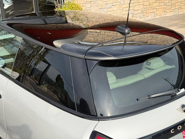 ＭＩＮＩ クーパーＣ　エッセンシャル・トリム　フェイバードトリム　Ｍパッケージ　ＯＰ１８インチＡＷ　ベスキンベージュスポーツシート・ＭＰシートヒーター　ステアリングヒーター　アダプティプＬＥＤライト　リアカメラ　前後ＰＤＣ　インテリセーフ（62枚目）