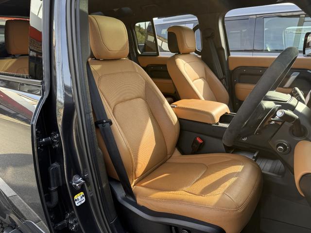 ディフェンダー 110V8 P525 マトリクスLEDヘッドライト パノラマスライディングルーフ ビンテージタンウィンザーレザーMP4席シートヒーター Fベンチレーション フィックスドサイドステップ メリディアンサラウンド(5枚目)