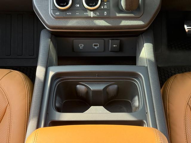 ディフェンダー 110V8 P525 マトリクスLEDヘッドライト パノラマスライディングルーフ ビンテージタンウィンザーレザーMP4席シートヒーター Fベンチレーション フィックスドサイドステップ メリディアンサラウンド(8枚目)