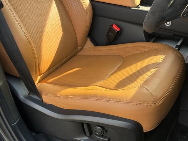 ディフェンダー 110V8 P525 マトリクスLEDヘッドライト パノラマスライディングルーフ ビンテージタンウィンザーレザーMP4席シートヒーター Fベンチレーション フィックスドサイドステップ メリディアンサラウンド(11枚目)