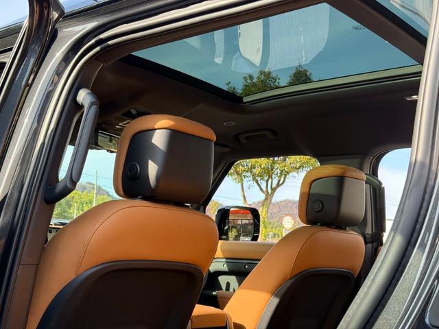 ディフェンダー 110V8 P525 マトリクスLEDヘッドライト パノラマスライディングルーフ ビンテージタンウィンザーレザーMP4席シートヒーター Fベンチレーション フィックスドサイドステップ メリディアンサラウンド(29枚目)