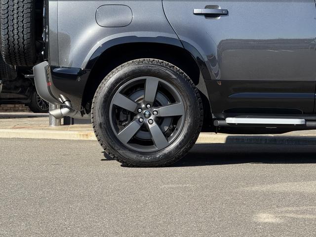 ディフェンダー 110V8 P525 マトリクスLEDヘッドライト パノラマスライディングルーフ ビンテージタンウィンザーレザーMP4席シートヒーター Fベンチレーション フィックスドサイドステップ メリディアンサラウンド(68枚目)