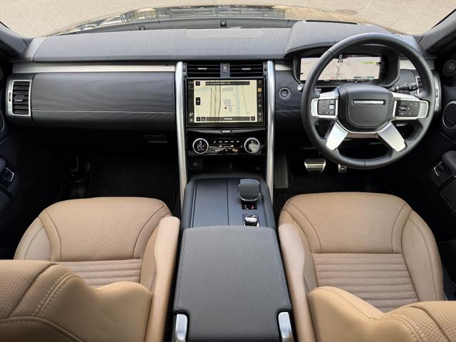 ディスカバリー ダイナミック　ＨＳＥ　Ｄ３５０　パノラマスライディングルーフ　２２インチブラックホイール　マトリクスＬＥＤライト　キャラウェイインテリア（ウィンザーレザーＭＰ４シートＨ）　プライバシーガラス　７シーター　ＨＵＤ　ルーフレール（2枚目）