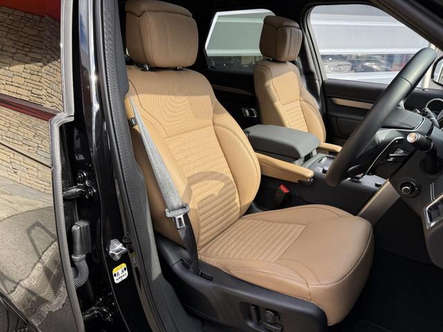 ディスカバリー ダイナミック　ＨＳＥ　Ｄ３５０　パノラマスライディングルーフ　２２インチブラックホイール　マトリクスＬＥＤライト　キャラウェイインテリア（ウィンザーレザーＭＰ４シートＨ）　プライバシーガラス　７シーター　ＨＵＤ　ルーフレール（6枚目）